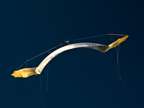 O2 Flame in flight - silk kite by Tim Elverston